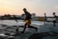 Nostalgia Sepak Bola Kampung di atas Gedung Pasar Utara Jakarta