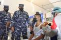KSAL Tinjau Pelaksanaan Vaksinasi Masyarakat Maritim di Kupang