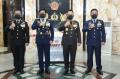 Panglima TNI Menerima Kejutan Dari Kapolri di HUT ke-76 TNI