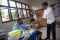 Presiden Jokowi Tinjau Vaksinasi Anak di SDN Cideng Gambir