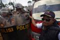 Aksi Protes Kepala Desa Se-Indonesia di DPR Berakhir Ricuh