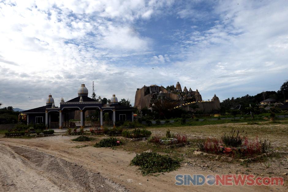 Foto Melihat Istana Negeri Dongeng Bekas Galian Pasir Di Cilegon