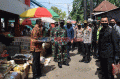 Panglima TNI dan Kapolri Blusukan di Pasar Karangayu Semarang