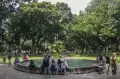 Rekreasi Bersama Keluarga di Taman Suropati Jakarta