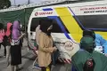 Penumpang Ikuti Tes Usap Antigen Acak di Stasiun Bekasi