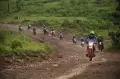 Ngabuburit Ala Komunitas Trail Trabas di Bukit Gabeng Semarang