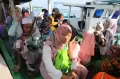 Ziarah Kubur di TPU Pulau Karya Kepulauan Seribu