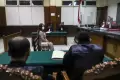 Tangis Pilu Selegram Ayu Thalia Pecah Usai Eksepsi Ditolak Hakim