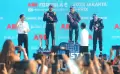 Momen Jokowi Serahkan Trofi ke Mitch Evans Sebagai Pemenang Pertama Formula E Jakarta 2022