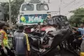 Ringsek Parah, Begini Penampakan Mobil yang Tertabrak Kereta Api di Bekasi
