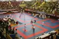 Aksi Karateka Bersaing di Kejuaraan Piala Menpora 2022