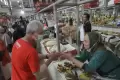 Ganjar Pranowo Pantau Harga Sembako di Pasar Manis Purwokerto