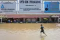 Hari Pertama Masuk Sekolah, Siswa Diliburkan Akibat Ruang Kelas Terendam Banjir