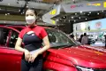 Pesona SPG Cantik di Pameran Indonesia International Motor Show 2023