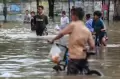 Banjir Setinggi 1,2 Meter Rendam Permukiman Warga di Periuk Tangerang