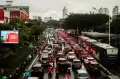 Potret Kemacetan Jalanan Jakarta saat Hujan dan Menjelang Buka Puasa