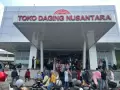 Pembeli Mengular, Toko Daging Nusantara Diserbu Pencari Daging Sapi Segar
