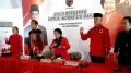 Diusung jadi Capres 2024, Begini Momen Ganjar Pranowo Dipakaikan Kopiah oleh Megawati Soekarnoputri