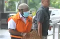Pemeriksaan Tersangka Bupati Nonaktif Mamberamo Tengah Papua Ricky Ham Pagawak