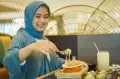Unik, Restoran Zenbu Tanjung Barat Gunakan Robot untuk Layani Pelanggan