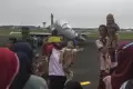 Antusiasme Warga Saksikan Pameran Pesawat Tempur di Palembang