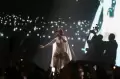 Yura Yunita Bius Penggemarnya di Konser Tunggal Pertunjukan Tutur Batin