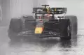 Juara di Tengah Hujan Deras dan Bendera Merah, Verstappen Samai Rekor Vettel