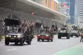 Sangar, Begini Penampakan Deretan Kendaraan Tempur TNI saat Konvoi di Jalanan Ibu Kota