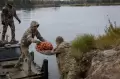 Militer Ukraina Suplai Makanan Bagi Desa Terpencil dekat Reaktor Maut Chernobyl
