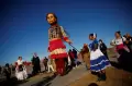 Boneka Raksasa Little Amal Tebar Harapan di Perbatasan AS-Meksiko