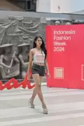 Melihat Pencarian Model Icon Indonesia Fashion Week 2024