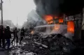Pemadam Kebakaran Beraksi di Gaza Padamkan Api Serangan Rudal Israel