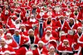Epik, Ratusan Sinterklas Berlari di Michendorf Jerman