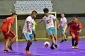Nikmati Kebersamaan, Alam Ganjar Ajak Komunitas Pemuda Kupang NTT Main Futsal