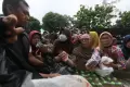 Warga Tangerang Antre Panjang demi Beras Murah