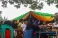 Potret Warga Pinggiran Palembang Serbu Beras Murah