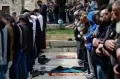 Dijaga Ketat Pasukan Keamanan Israel, Umat Muslim Gelar Salat Jumat Pertama di Al Aqsa