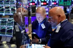 Wall Street Dibuka Melemah, Saham Teknologi Anjlok