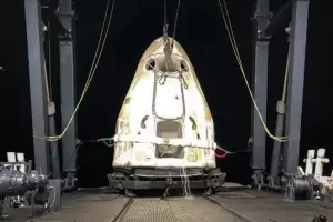 Bawa 2.267 Kilogram Kargo Hasil Penelitian, SpaceX Dragon Mendarat Mulus di Pantai Florida