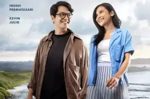 Review Film Akad: Kisah Cinta Hangat dari Lagu Is Pusakata