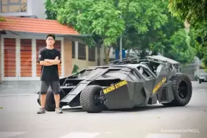 Menyerupai Aslinya, Mahasiswa Vietnam Bikin Mobil Batman