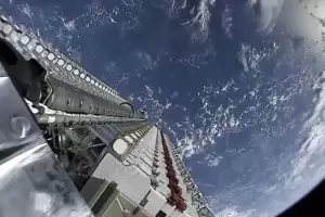Dihantam Badai Matahari, 40 Satelit Starlink SpaceX Berguguran Jatuh ke Bumi