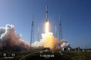 SpaceX Kembali Luncurkan 46 Satelit Starlink, Roket Falcon 9 Catat 100 Kali Pendaratan