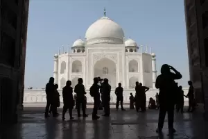 Viral Video Pesawat Melintas di Atas Taj Mahal, Pemerintah India Kebakaran Jenggot