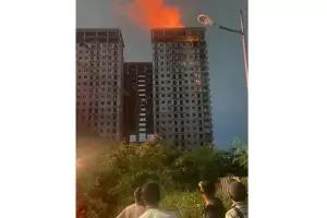 Kebakaran Gedung Mangkrak di Cengkareng, Pria dan 2 Tabung Gas Diamankan