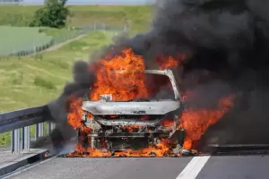 Penyebab Mobil Terbakar dari Kaca Mata Pembalap Profesional
