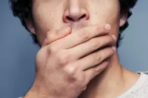 Mengapa Orang yang Berpuasa Mengalami Masalah Bau Mulut? Ini Penjelasannya