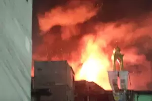 Kebakaran Landa Permukiman Padat di Kalideres, 70 Personel Damkar Dikerahkan