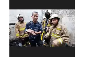 Kebakaran Akibat Ledakan Gas di Pulogadung, Damkar Temukan Tiga Ikat Uang Rp18 Juta