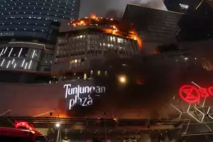 Api di Tunjungan Plaza Sudah Padam, Saham PWON Siang Ini Masih Kebakaran